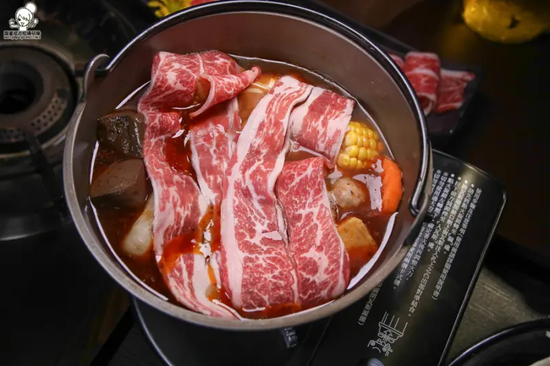 預約制川堂紅麻辣火鍋、新疆番茄鍋，假日午餐限定-單人獨享餐 x 一個人也可以爽爽吃 - 跟著尼力吃喝玩樂＆親子生活