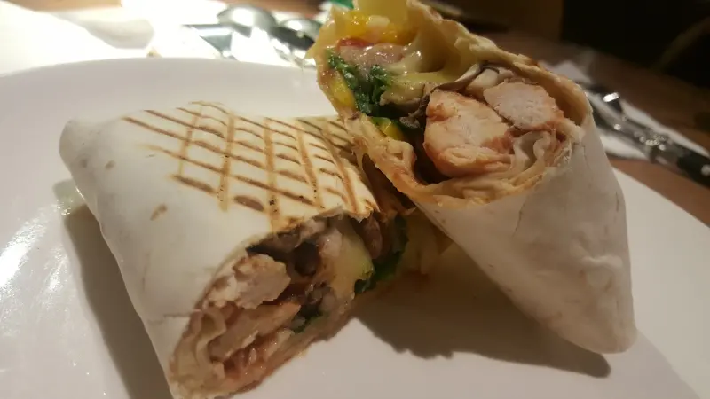 青菜呷呷。食尚小咪 ♥【推薦台北市內湖覺旅咖啡Journey Kaffe 好吃義大利麵 熱壓磚餅高 超厲害的香蕉蛋糕 推薦台北內湖美食】