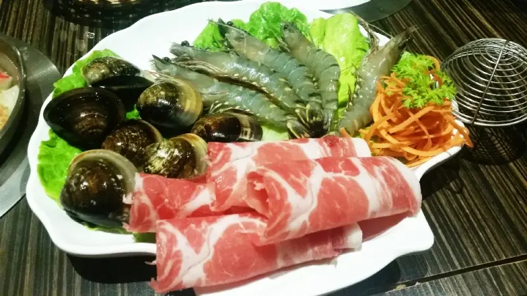 青菜呷呷。食尚小咪 ♥【海和風精緻鍋物台北市和平東路上湯頭超優秀的火鍋店台北市平價海鮮鍋超好吃推薦台北好吃的火鍋店】