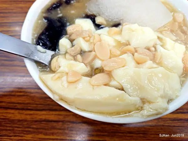 (松山區新東街周邊美食)「緣心豆花」--- 種類多選平價古早味豆花與冰品店