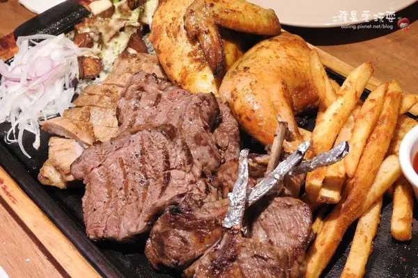 高雄苓雅‧讓人驚呼連連又大飽口福的超級烤肉總匯分享餐~「ibeef 愛牛客炭烤牛排館」