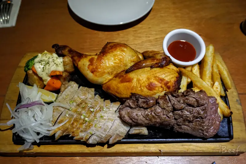 【高雄 愛牛客原味炭烤牛排館。iBeef 濕式熟成牛排】五福店