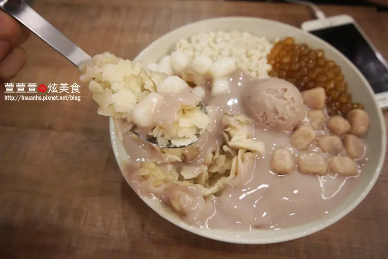 【永和】阿爸の芋圓-炭燒蔗片冰。特殊冰品又一發!! 片狀冰有沒有吃過? 甘蔗清香甜而不膩 單吃也很過癮 (樂華夜市內)