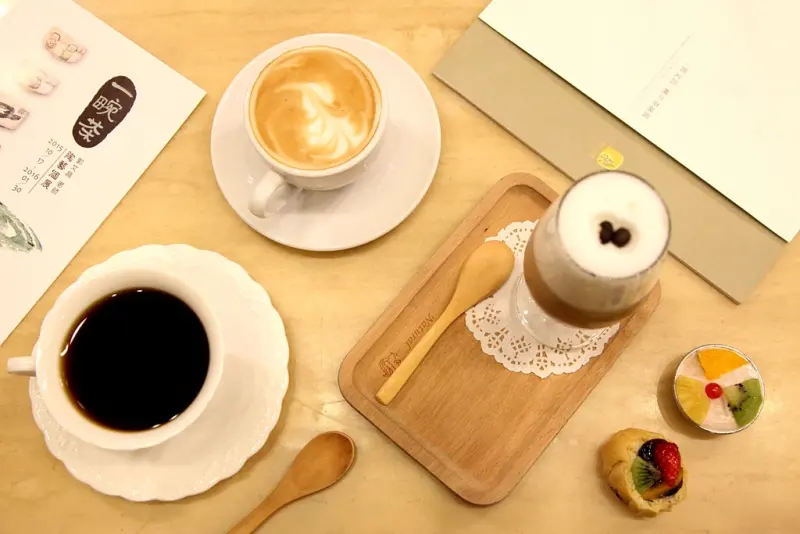 【台南東區-美食】芯芯要去【崇恩牙醫診所】~台南首創牙醫診所結合咖啡廳與藝廊空間前所未見新感受