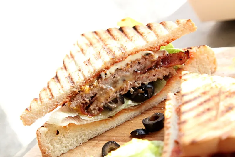 【台南中西區-食記】芯芯要去【Luhicas Brunch 獨言花】~極隱密!!!在海安路上體驗自己填單.自己找錢.自己包裝的超有個性早午餐!