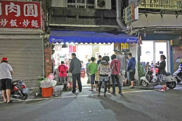 【新竹美食】納味飲食店-比拳頭還大的豬腳麵線-宵夜美食