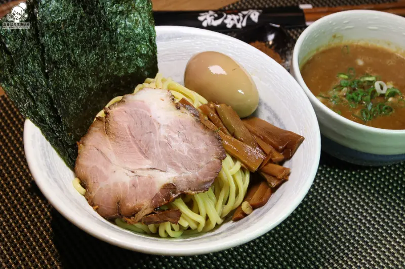 日式極味之選！專精職人級的Q彈荒武者拉麵 X 魚介濃厚豚骨醬油沾麵