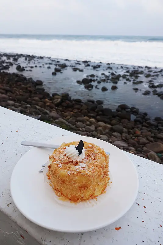 (胖樺食記)新北金山「洋荳子咖啡館」/北海岸一日遊下午茶約會好去處/希臘風格建築/無敵海景/完整菜單/龜吼漁港海產
