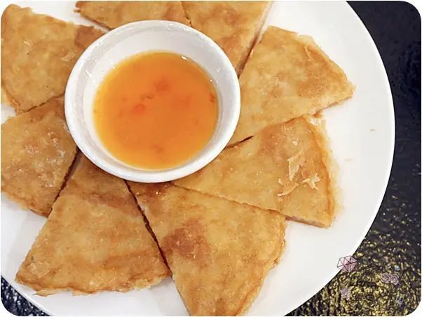 美食。餐廳│ 台北信義區 台北/101世貿捷運站 世貿泰式料理 Pretty Thai 泰之霸 平價泰式料理 月亮蝦餅超級”厚”  ❤跟著Livia享受人生❤