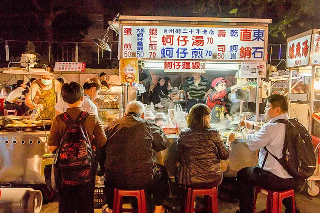 【台北捷運美食】【龍山寺站美食】廣州街二十年老店脆皮蚵仔煎