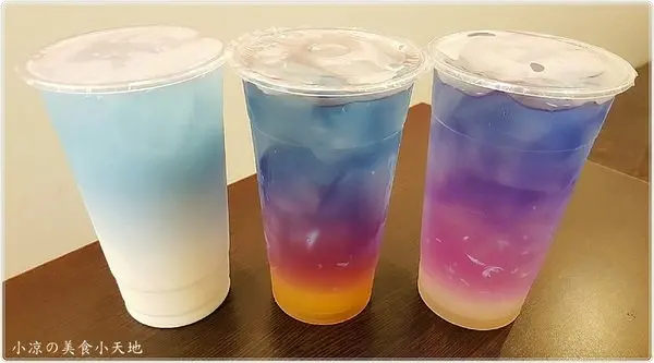『彰化市』淇士葳咖啡║色彩魔術師!超手搖夢幻飲料～蝶豆花鮮奶茶、及百香檸檬蝶豆花茶，酸甜滋味透沁涼