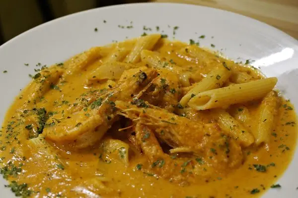 【捲捲義】茄汁蝦醬翎管麵(噓!小聲點)