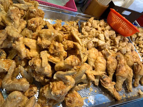 台北美食/北投區 陳季炸雞 無骨雞腿排 雞腿 甜不辣 地瓜條