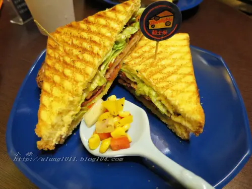 層層堆砌多層次口感~    ..Cheese Me手作帕尼尼