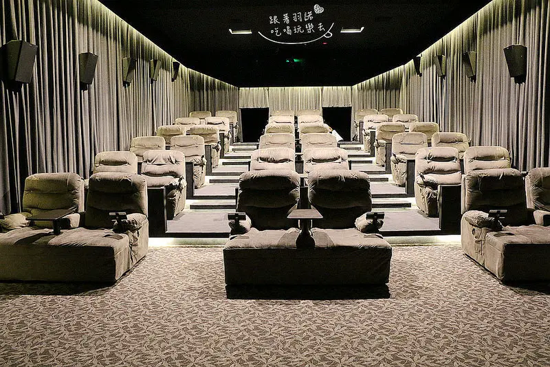 【羽諾分享】大直美麗華新廣場皇家戲院❤絕佳視聽效果 頂級雙人沙發座椅超優質電影院❤就是要舒服地躺著看電影吃爆米花