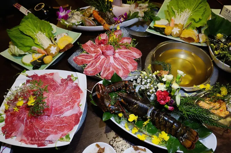 食記▍ 新莊火鍋【喜園涮涮鍋】加拿大空運野生鮮活波士頓龍蝦 超豪華海鮮拼盤+頂級和牛海陸饗宴!