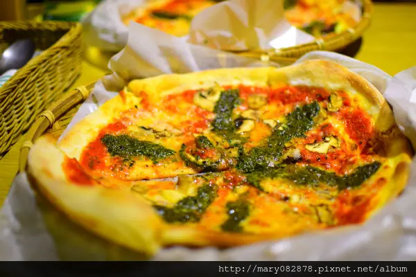 公館 x 瑪莉珍披薩｜豐富的口味變化，搭上薄脆pizza餅皮！