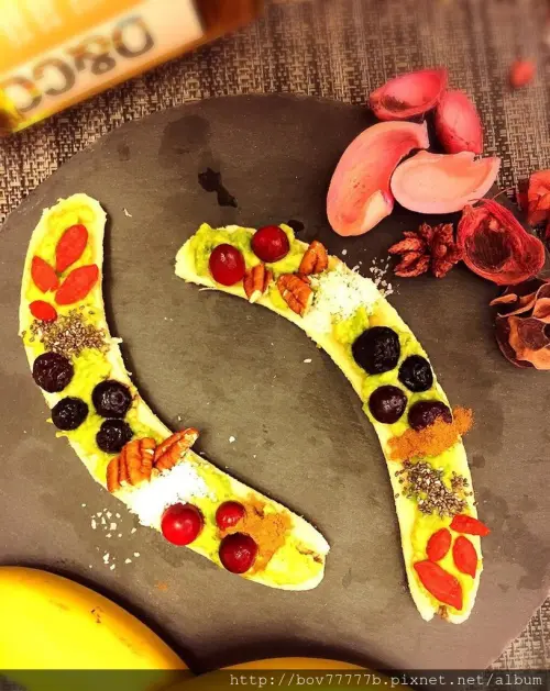 「米蔬料理-早餐」香蕉彩虹派對-令人愉悅且繽紛的色彩，快速又簡單的快樂早餐~