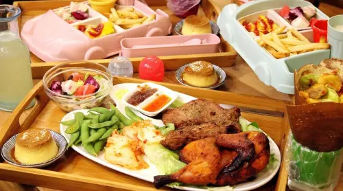 台南美食-芯芯要去【Relax Brunch-輕鬆點】~大人小孩可以同樂的創意扭蛋兒童餐&飽到不要不要黑岩盤雙拼排餐