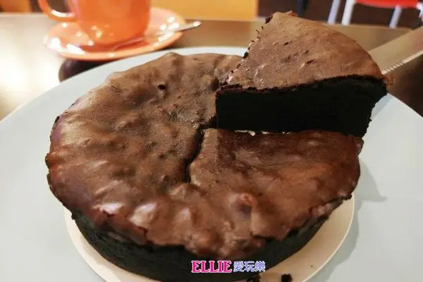 【台東 美食】72%貝露谷典藏可可巧克力蛋糕 vs 草莓蛋糕  台東伴手禮新選擇