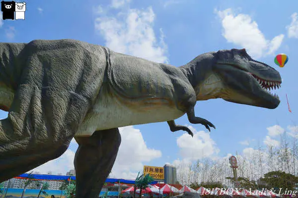 【高雄。前鎮】侏儸紀樂園。二千坪戶外恐龍展。全台唯一戶外大型恐龍展