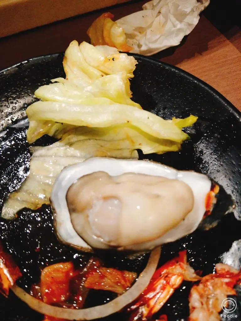 南勢角捷運站武仕燒肉 勤換烤網生蠔鮮