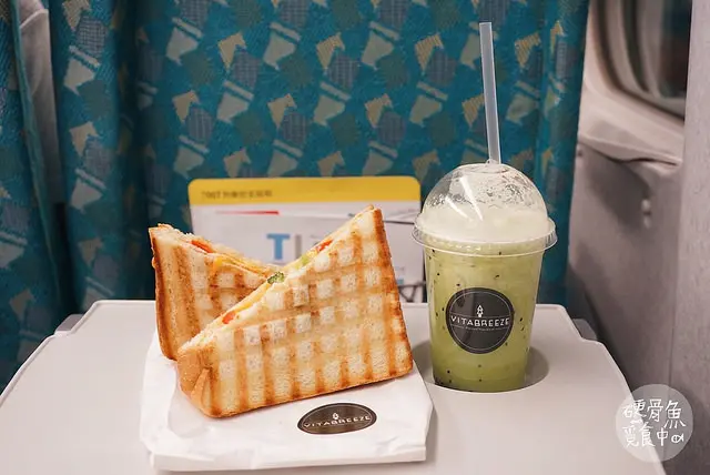 【北車】★Vitabreeze維維風果汁舖(誠品站前店)★100%新鮮果汁輕食小店｜台北 美食 帕里尼 果昔 沙拉 輕食