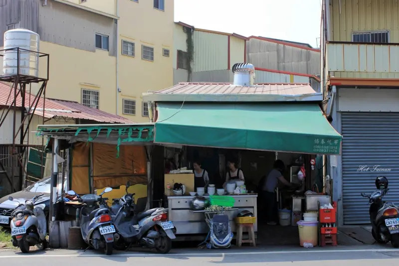 【台南新化區】鐵皮屋下隱藏版美食：無名麵攤