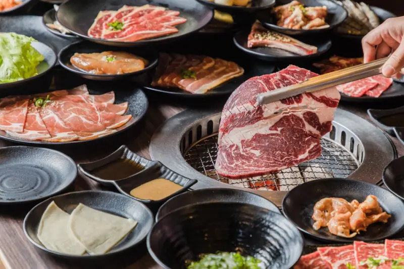 高雄美食 - 禾町無煙碳火燒肉 x 獨家和風醬料肉感大優化