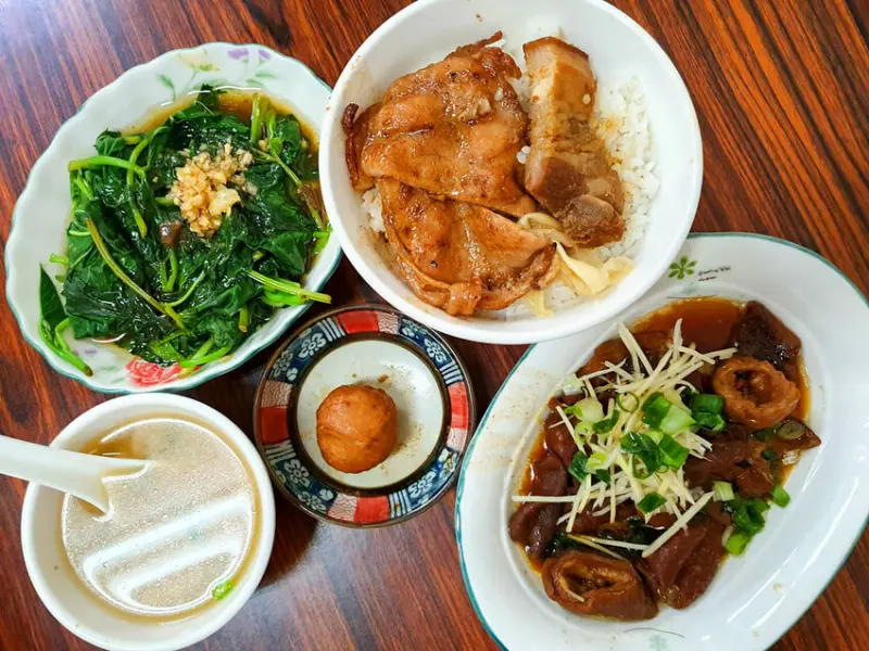 【高雄燒肉飯】博義師燒肉飯 鹹香古早味 綜合飯魯肉燒肉一次滿足 捷運美麗島站