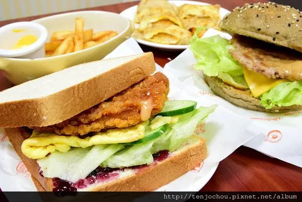 花花，甲飽沒【台北食記】好口福早午餐 超大份量吃一餐飽兩餐！行天宮好吃早餐店推薦