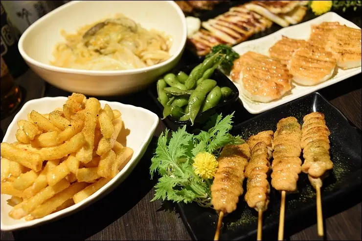 《大叔吃喝玩樂攝影團》刻之酒藏~允嘉阿嬤大好評的信梅酒系列(捷運信義安和站) & 十二燒居酒屋晚餐宵夜場(捷運忠孝復興站)