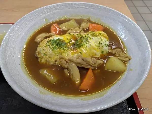 (台北捷運文湖線西湖站周邊美食)西湖市場2樓「嘉園 壽司/蓋飯/拌麵」--- 用料豐盛美味好吃，主打日式豬排/丼飯/蓋飯/烏龍麵/壽司與拌麵的平價日式料理攤。