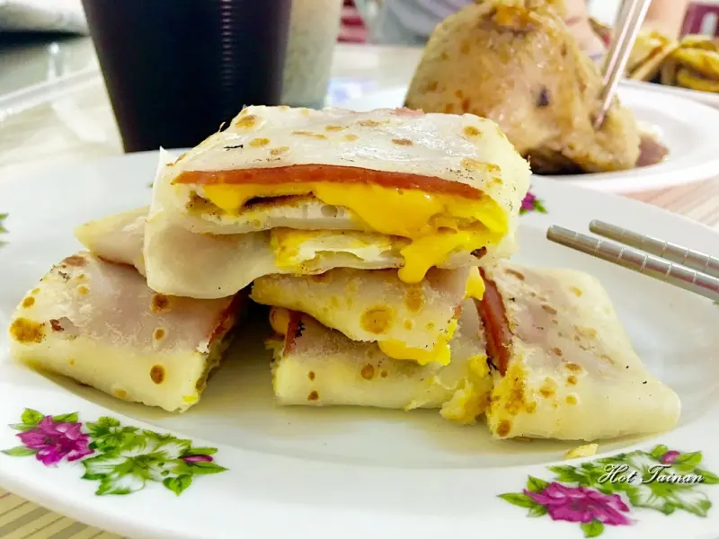 【台南東區】老丘早餐：成大學區內人氣早餐店，抓餅、豆菜麵、芝麻豆漿都推薦必點!