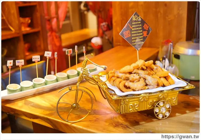 [台中美食●西區] 店小二串燒vs燒肉 - 八國聯軍把我擊潰了|台中宵夜、聚餐推薦 - 吃關關