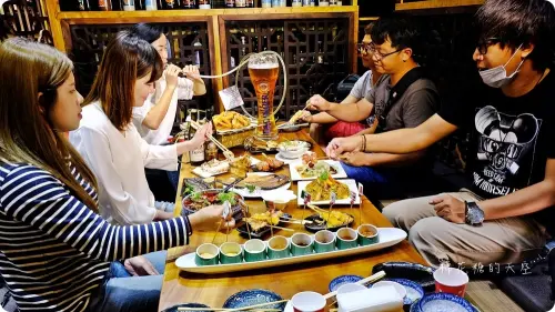 來一杯歡樂氣氛立馬飆升！夏日聚餐首選台中店小二3000cc啤酒趴 - 棉花糖的天空