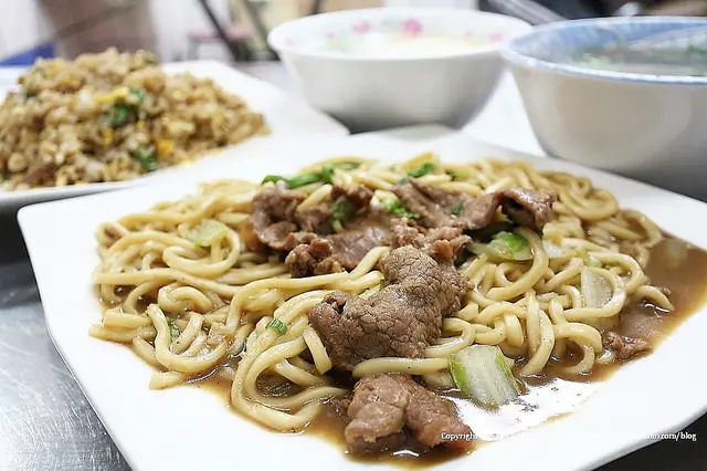 【宜蘭小吃】北海道牛肉炒麵 / 宜蘭市北門口炒飯豬肝湯腰子