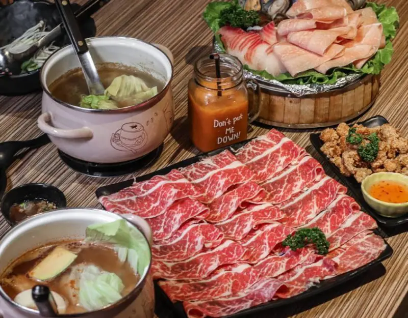 士林芝山捷運站火鍋》別吃麻辣鍋了，蘇吉泰式風味鍋-酸辣/椰奶/咖哩口味特色湯底，各種泰國料理與泰式口味冰淇淋/菜單 - Lexies Blog，寫食派