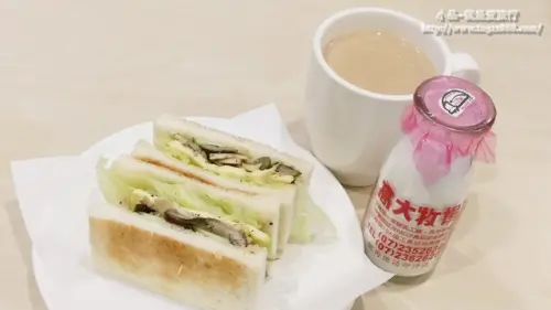 【新莊】色彩繽紛課桌椅~咬咬吐司
