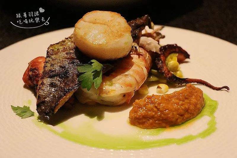 【羽諾食記】『賦樂旅居-TK SEAFOOD & STEAK---TK牛排』❤華泰飯店旗下品牌 乾式熟成牛排 八斗子漁港海鮮豪華登場❤捷運忠孝復興站美食推薦