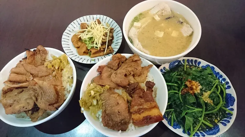 高雄~博義師燒肉飯(自由店)~傳承五十年飄香在地小吃~              