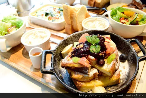 花花，甲飽沒【台北食記】C25 PLUS 明星愛店！近期吃過最滿意的早午餐 不限時更推薦！