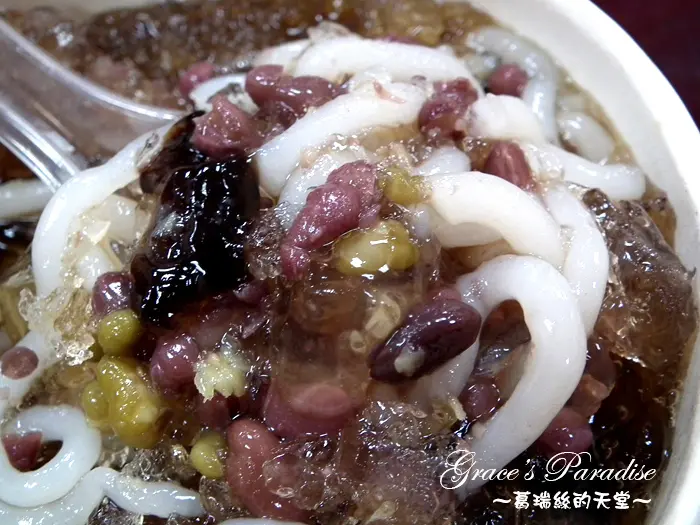 【桃園美食】林口忠孝米苔目-桃園店，夏日到了就是要吃冰啊！令人懷念的古早味米苔目黑糖剉冰，銅板價格一碗吃到飽><絕不賣隔夜米苔目，用心古法製作