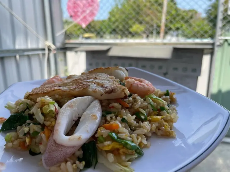 【台南 安平】隱身貨櫃攤的荳荳園 必點人氣大份量炒飯