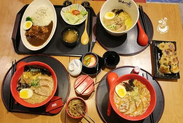 【台中西區。美食】麵屋一龍拉麵專門店 // 龍系列拉麵 霸氣龍蝦拉麵 近勤美誠品市民廣場 前身為三番亭