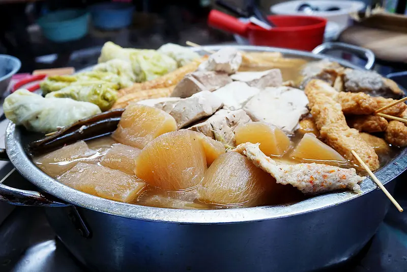 【台中東勢】老黑輪肉圓店-在地老店.關東煮湯甜味鮮.東勢第五橫街市場內.中華電信服務處對面