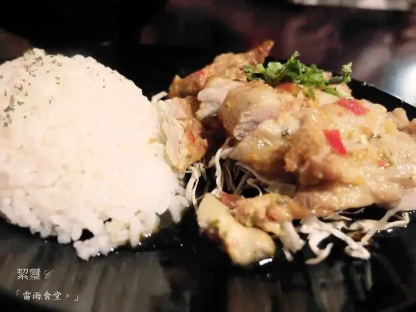 士林夜市．夜市美食．雷雨食堂．隱匿巷弄裡．日式與泰式結合的料理