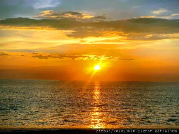 圓圓家出去玩-《花蓮景點》七星潭絕美海景，搭配上第一次在海邊看的日出，超幸運的體驗