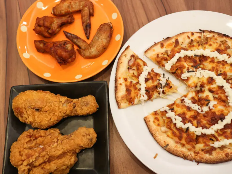 (板橋區美食)莎巴瓦披薩sabawa pizza/平價美味/C/P值高/近樹林火車站/板橋金門街/近板樹體育館/寵物友善餐廳