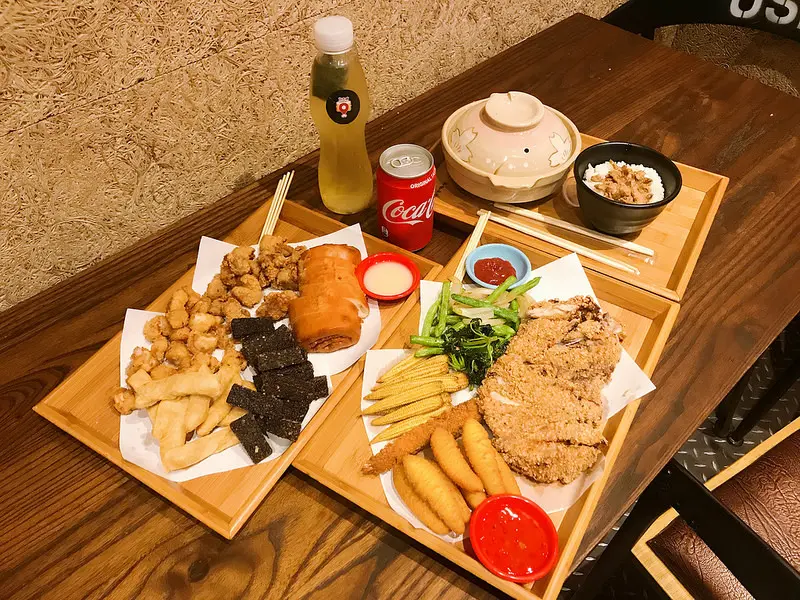 【食記】炸去啃職人炸物 FRIED GO EAT  | 吃鹹酥雞也可以很時尚 | 內用外帶兩相宜| 不限時| 捷運三重國小站